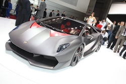 Lamborghini drückt Gewicht unter 1000 Kilogramm