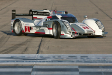 Zum Artikel Audi startet mit zwei R18 E-tron Quattro in Sebring